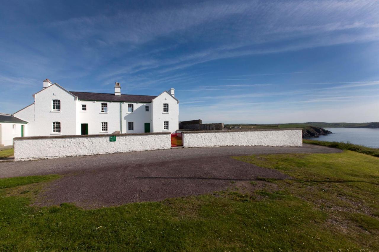 Galley Head Lightkeeper'S Houses Donoure Экстерьер фото