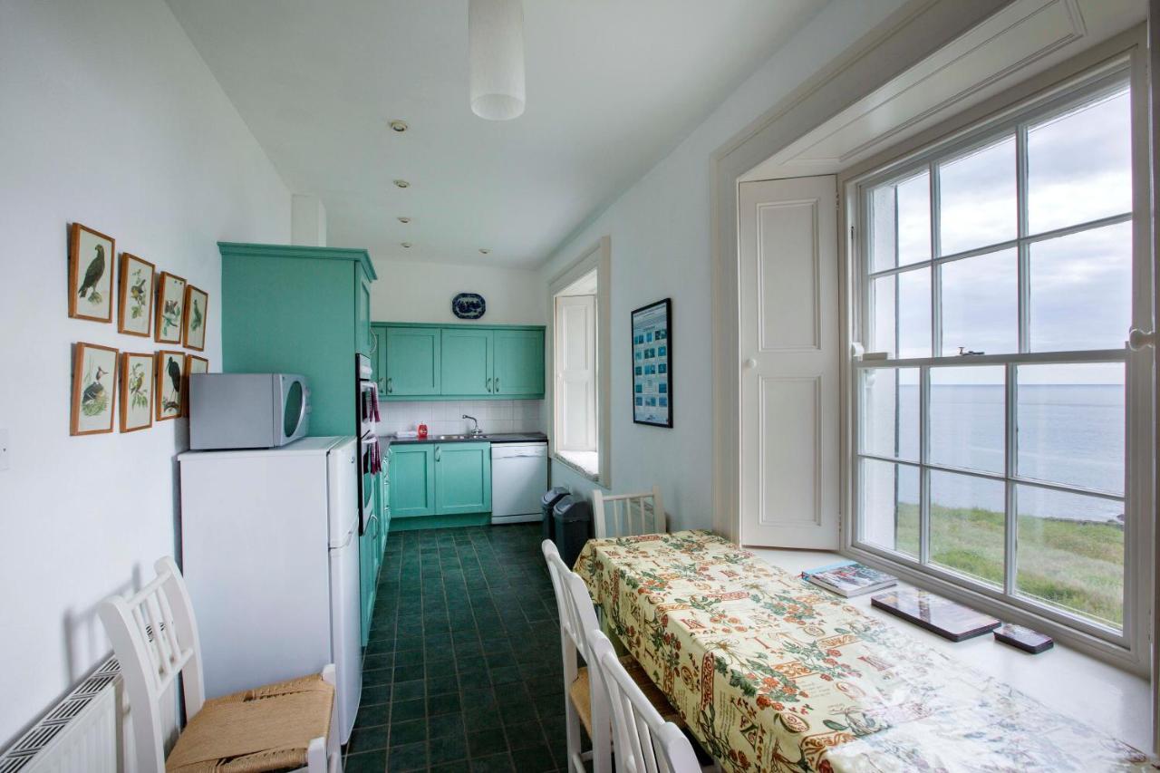 Galley Head Lightkeeper'S Houses Donoure Экстерьер фото
